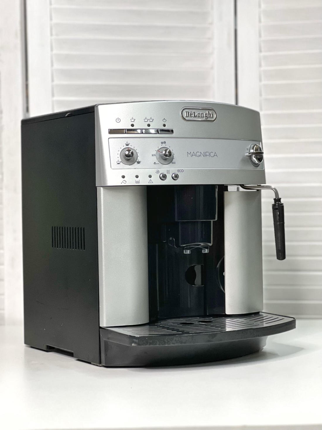 Кавомашина DeLonghi ESAM3200.S (Magnifica) Б/У