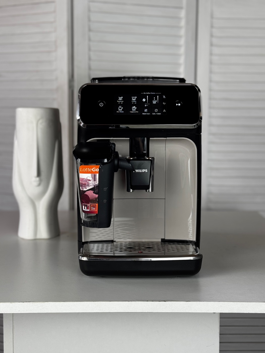 Кавомашина Philips Series 2200 LatteGo (EP2235/40) Б/У