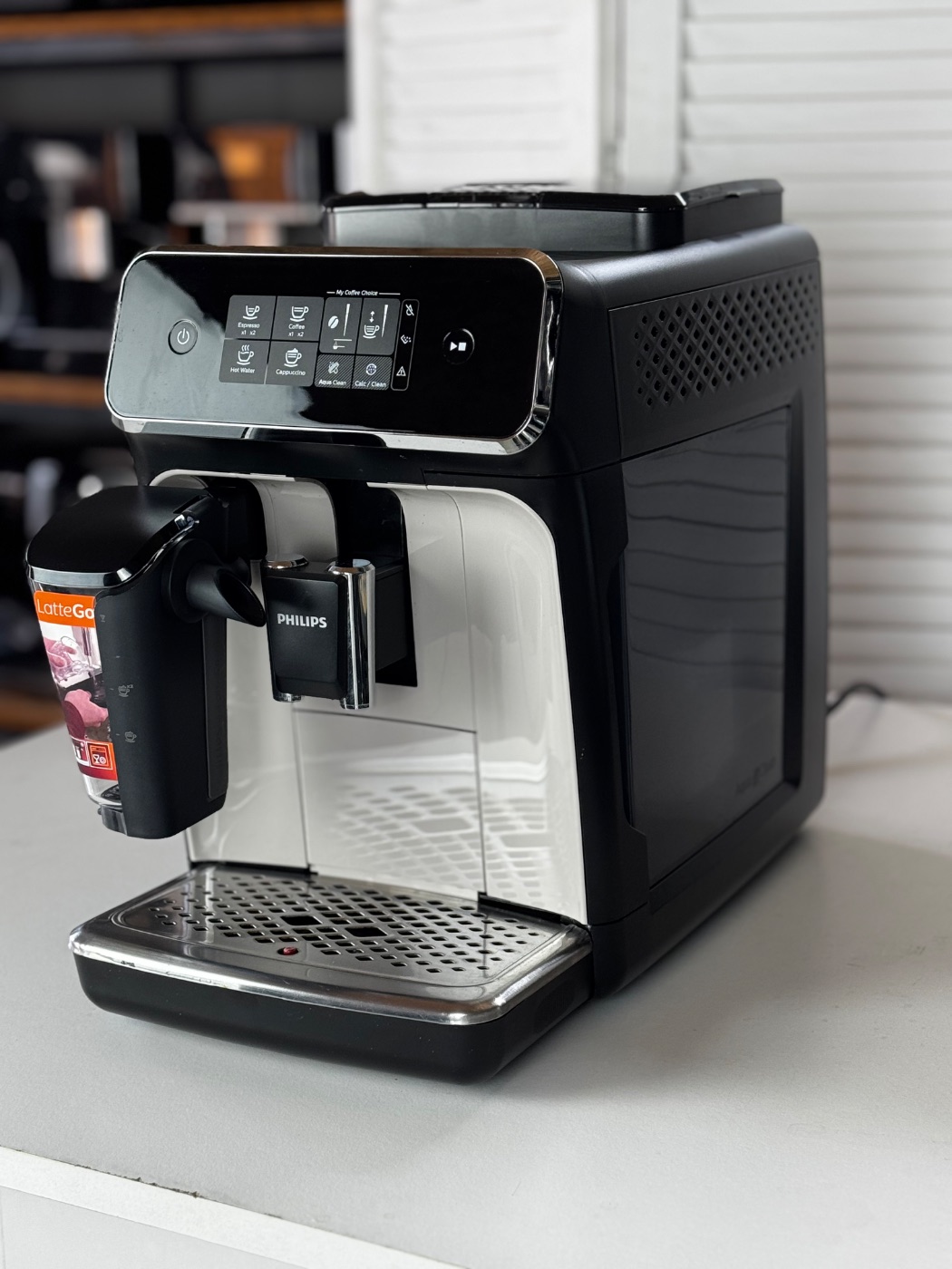 Кавомашина Philips Series 2200 LatteGo (EP2235/40) Б/У