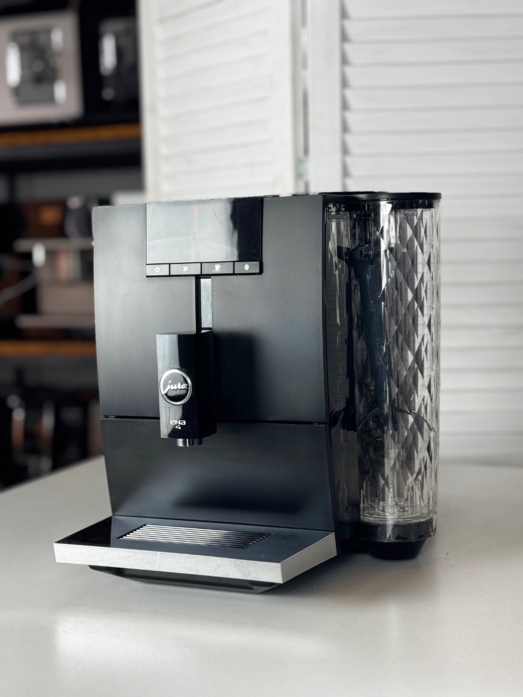 Кавомашина Jura ENA 4 Full Metropolitan Black Б/У