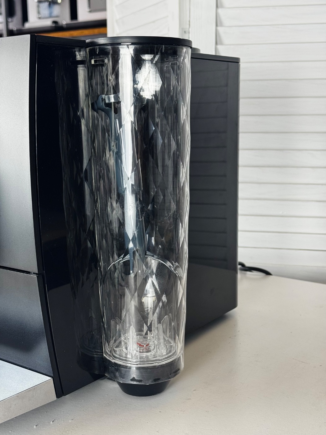 Кавомашина Jura ENA 4 Full Metropolitan Black Б/У