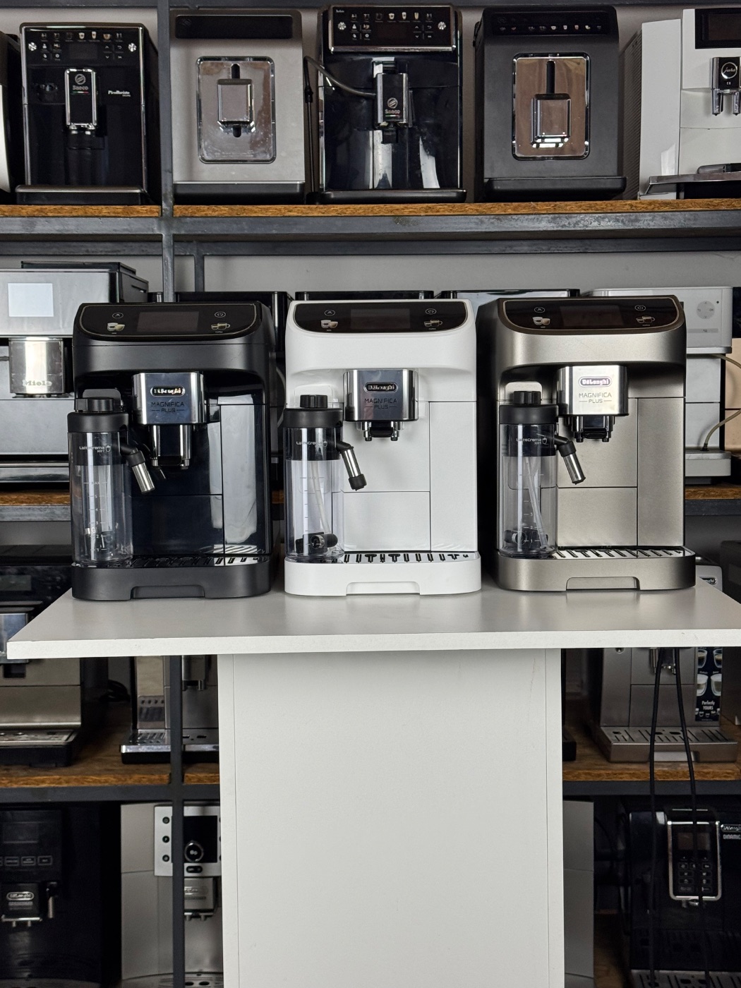 Кавомашина DeLonghi Magnifica Plus ECAM 320.70.TB Б/У