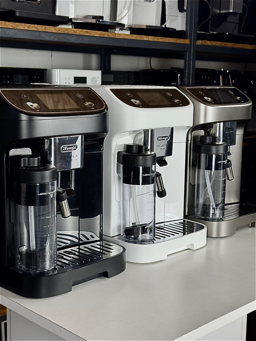 Кавомашина DeLonghi Magnifica Plus ECAM 320.70.TB Б/У