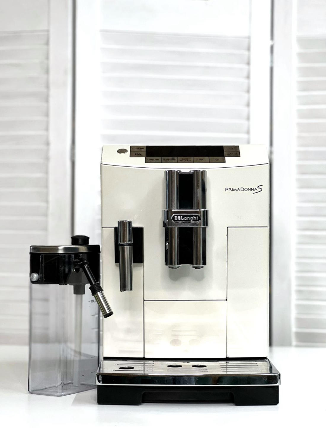 Кавомашина DeLonghi ECAM26.455.WB (PrimaDonna S) Б/У