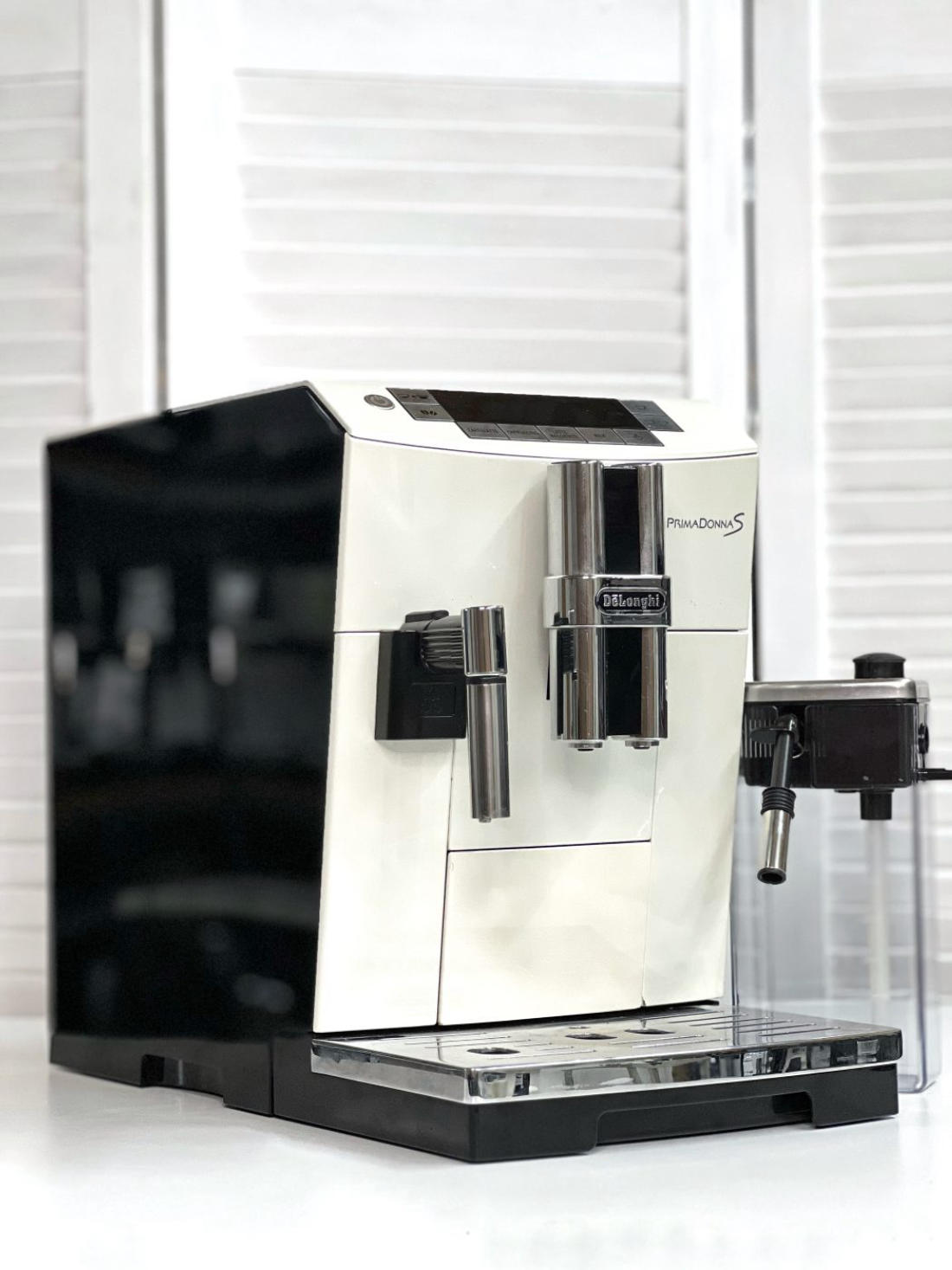 Кавомашина DeLonghi ECAM26.455.WB (PrimaDonna S) Б/У