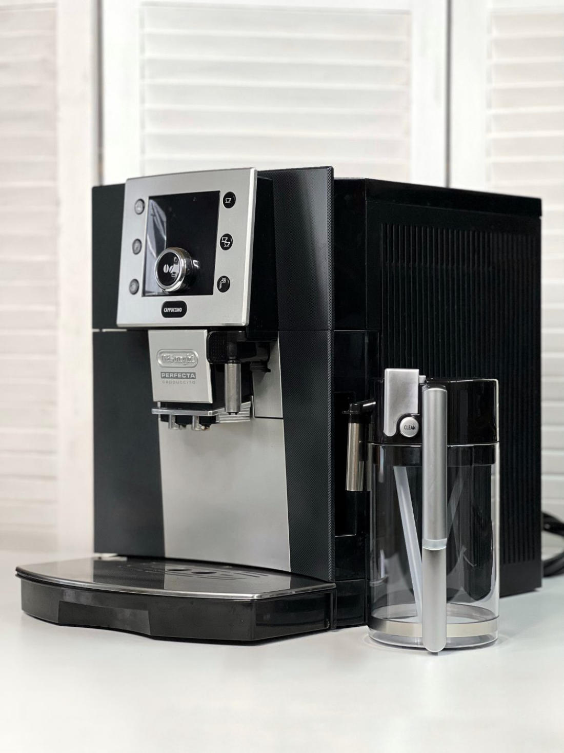 Кавомашина DeLonghi ESAM5500.T (Perfecta) Б/У