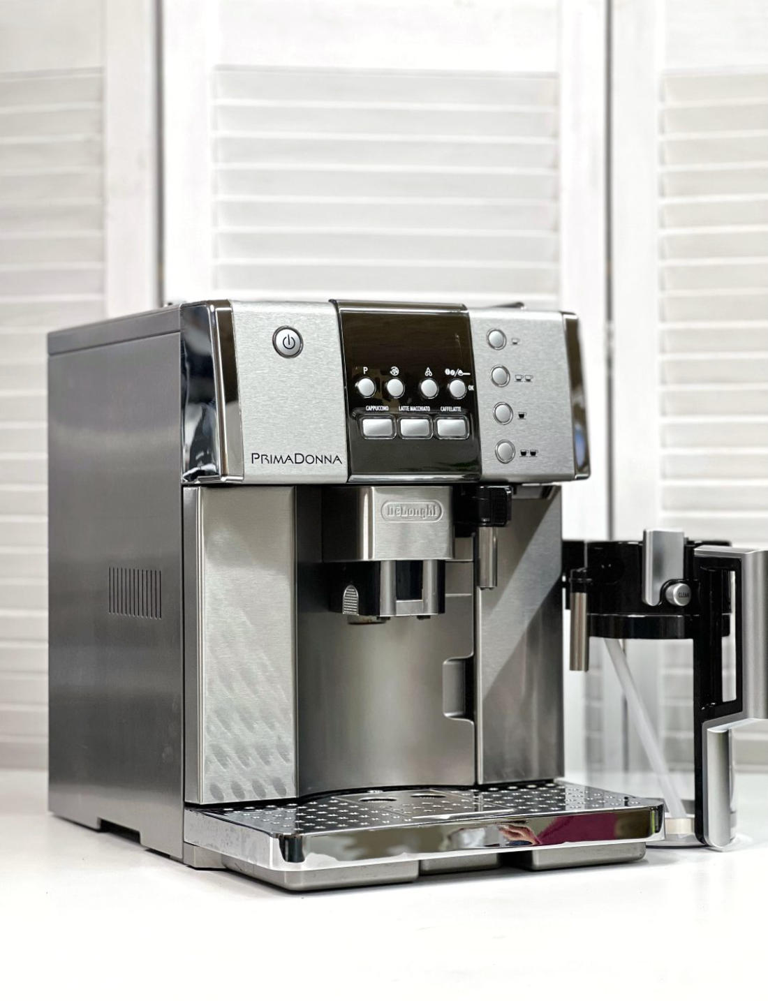 Кавомашина DeLonghi ESAM6620 (PrimaDonna Avant) Б/У