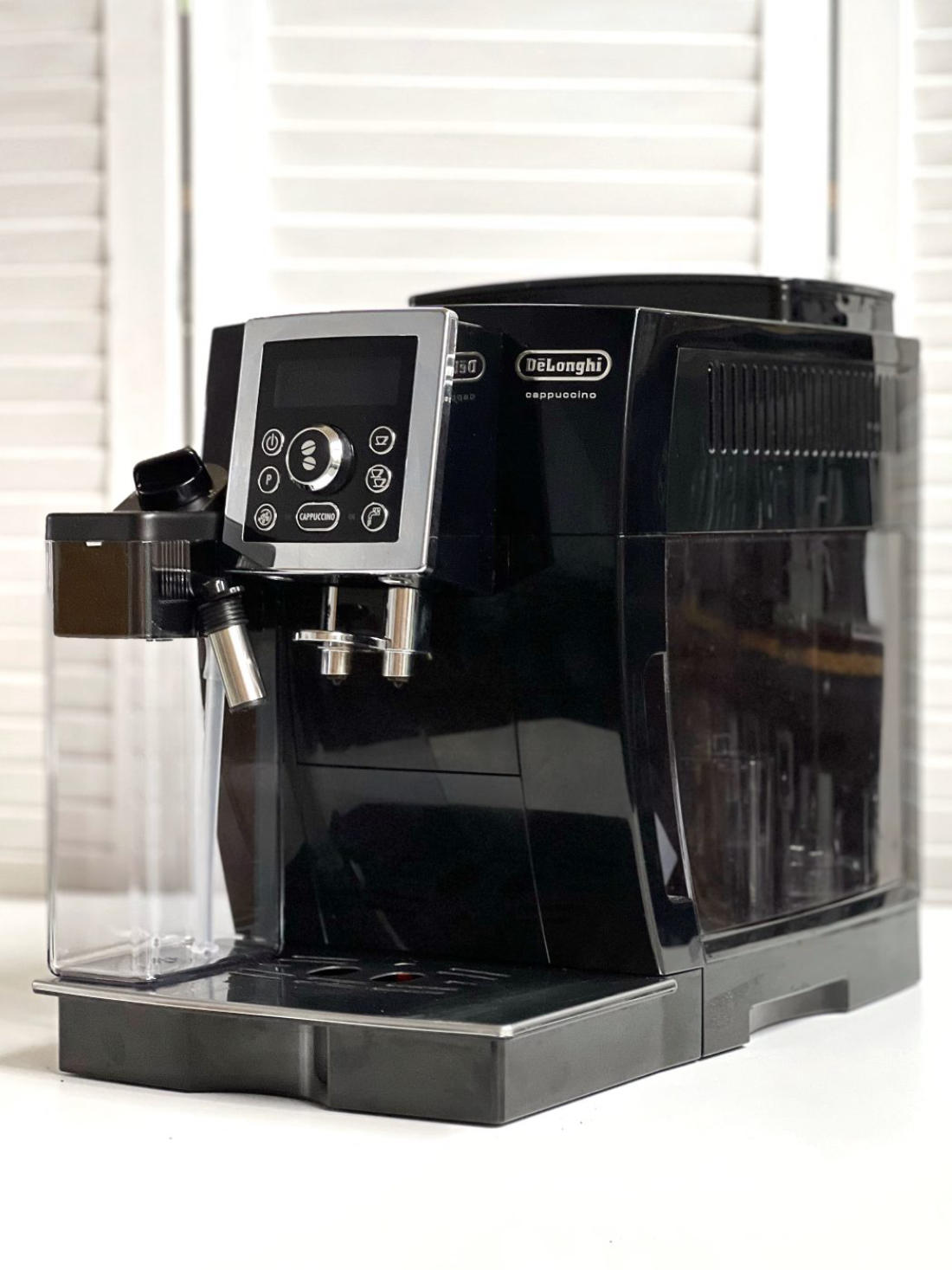 Кавомашина DeLonghi ECAM23.466.B Б/У