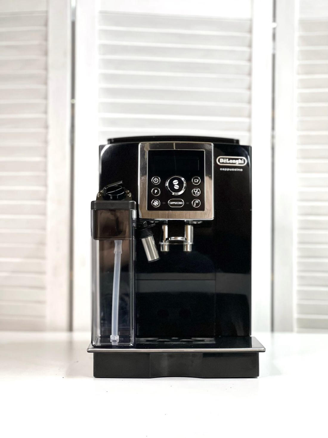 Кавомашина DeLonghi ECAM23.466.B Б/У