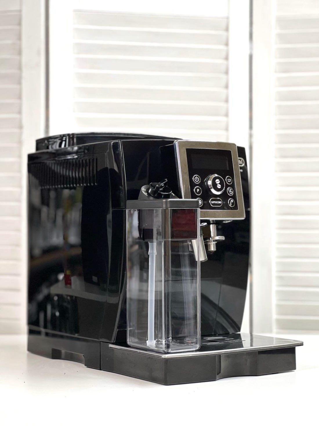 Кавомашина DeLonghi ECAM23.466.B Б/У