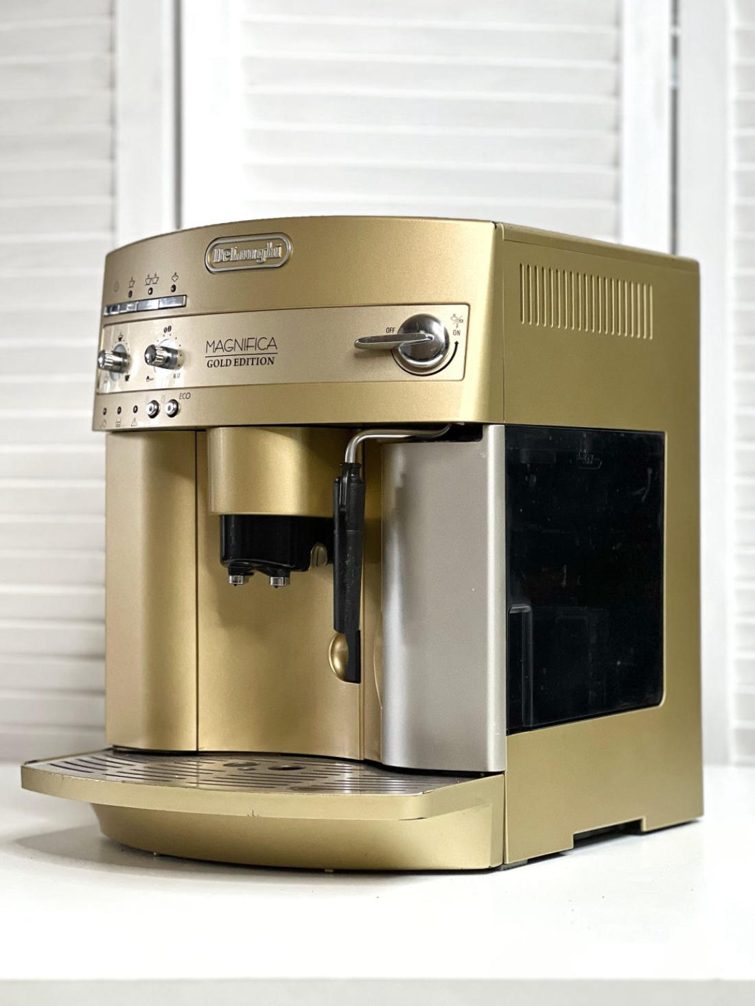 Кавомашина DeLonghi ESAM3200.GD (Magnifica) Б/У