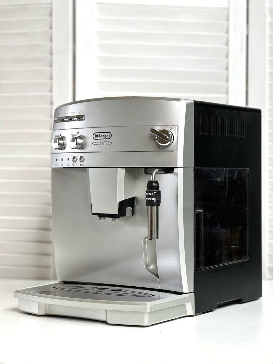 Кавомашина DeLonghi ESAM03.120.S (Magnifica S) Б/У