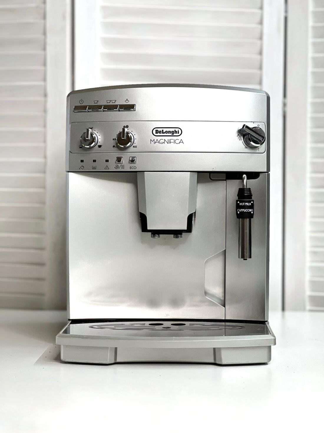 Кавомашина DeLonghi ESAM03.120.S (Magnifica S) Б/У