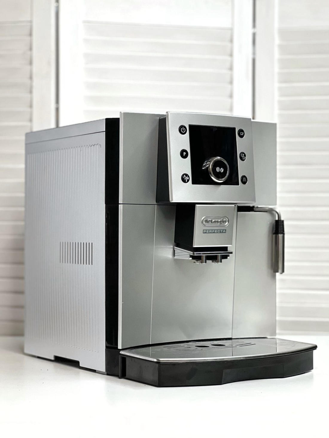 Кавомашина DeLonghi ESAM5400.S Б/У