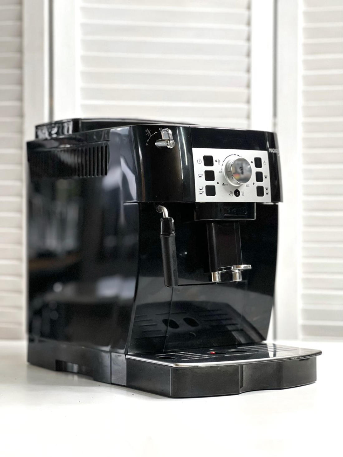 Кавомашина DeLonghi ECAM22.110.B (Magnifica S) Б/У