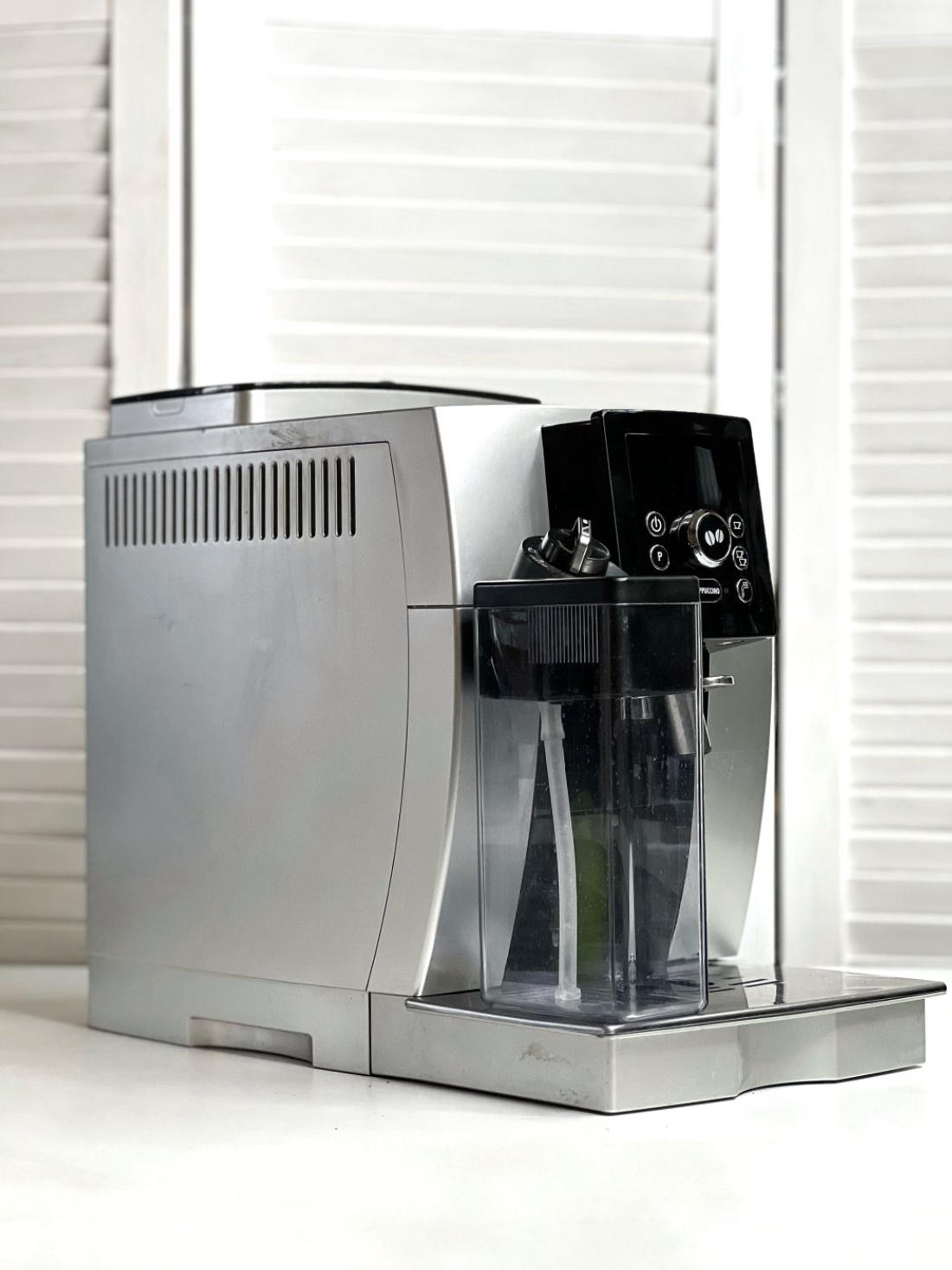 Кавомашина DeLonghi ECAM24.467.S Б/У