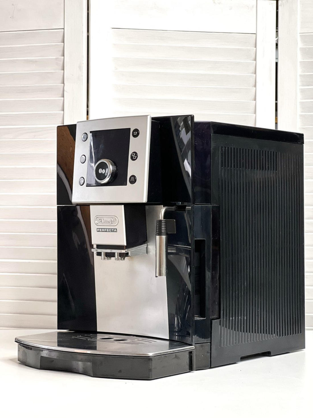 Кавомашина DeLonghi ESAM5400 Б/У