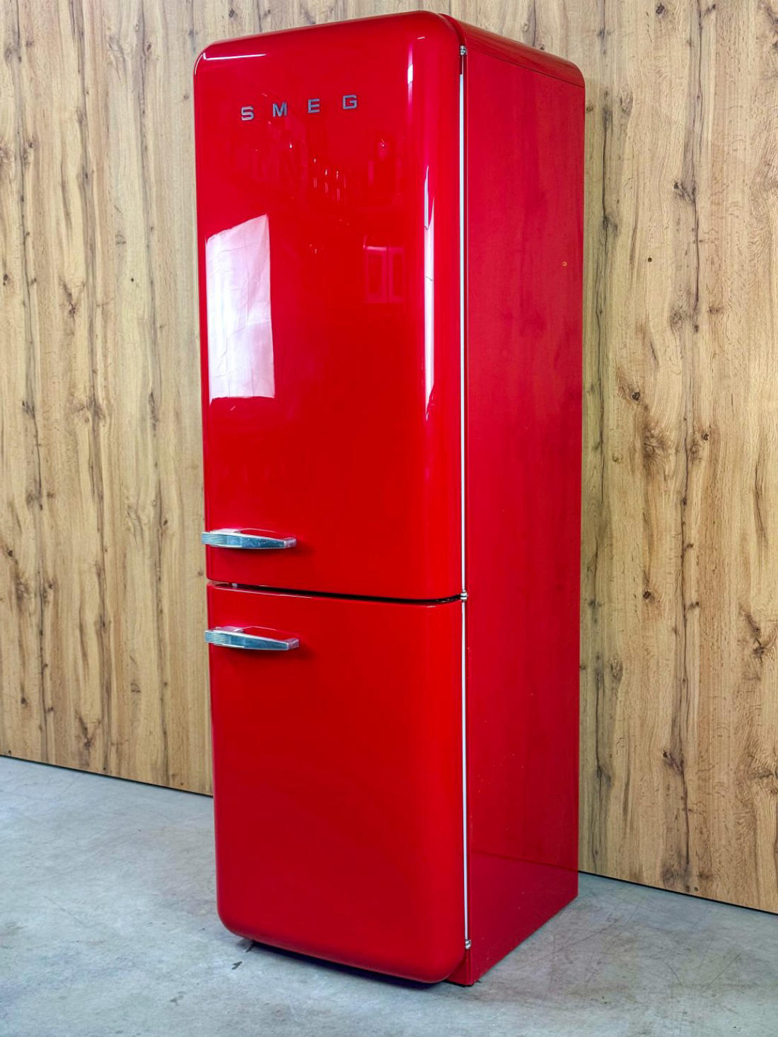 Холодильник Smeg FAB32RR1 (ретро, червоний) Б/У