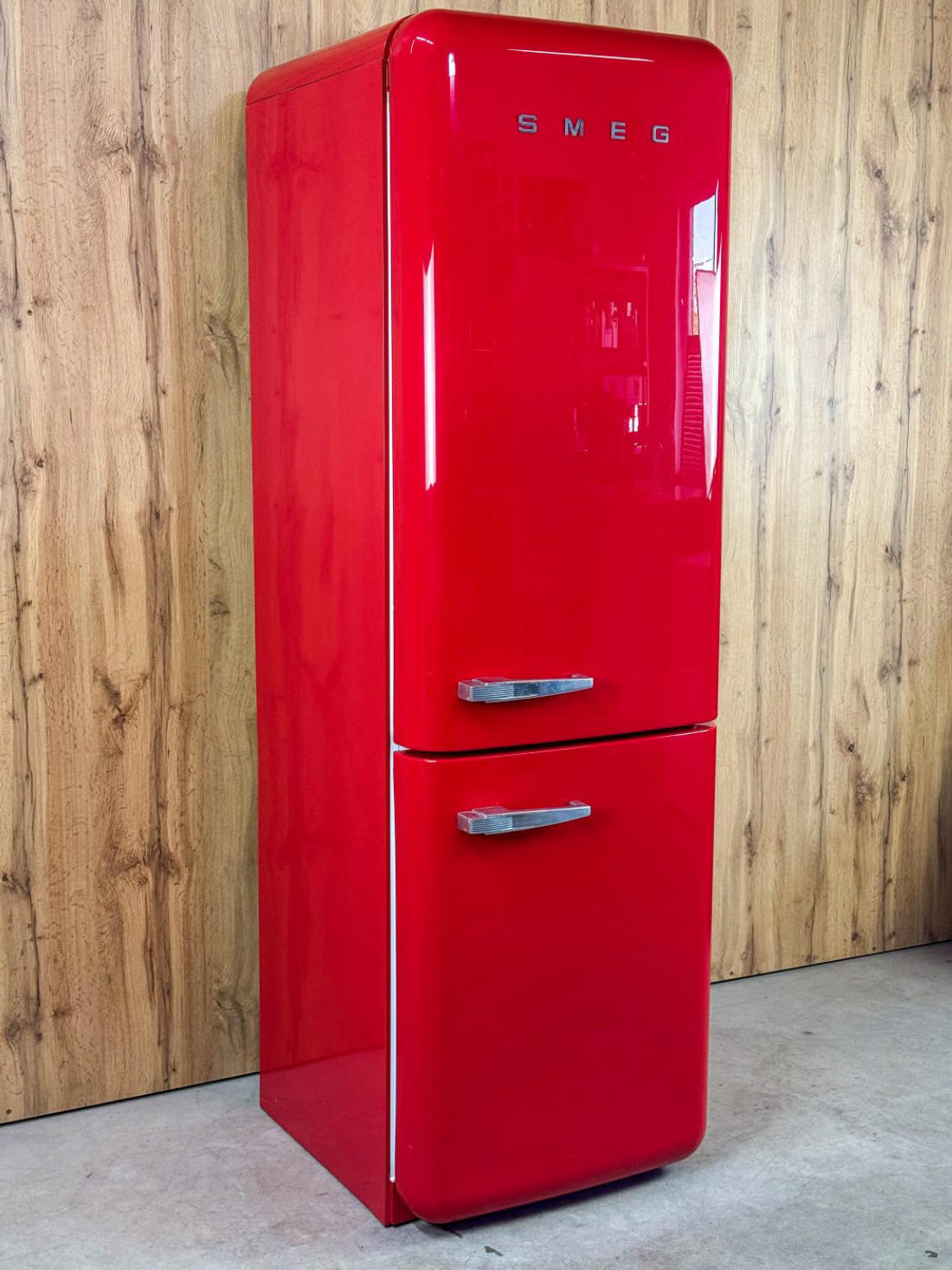 Холодильник Smeg FAB32RR1 (ретро, червоний) Б/У