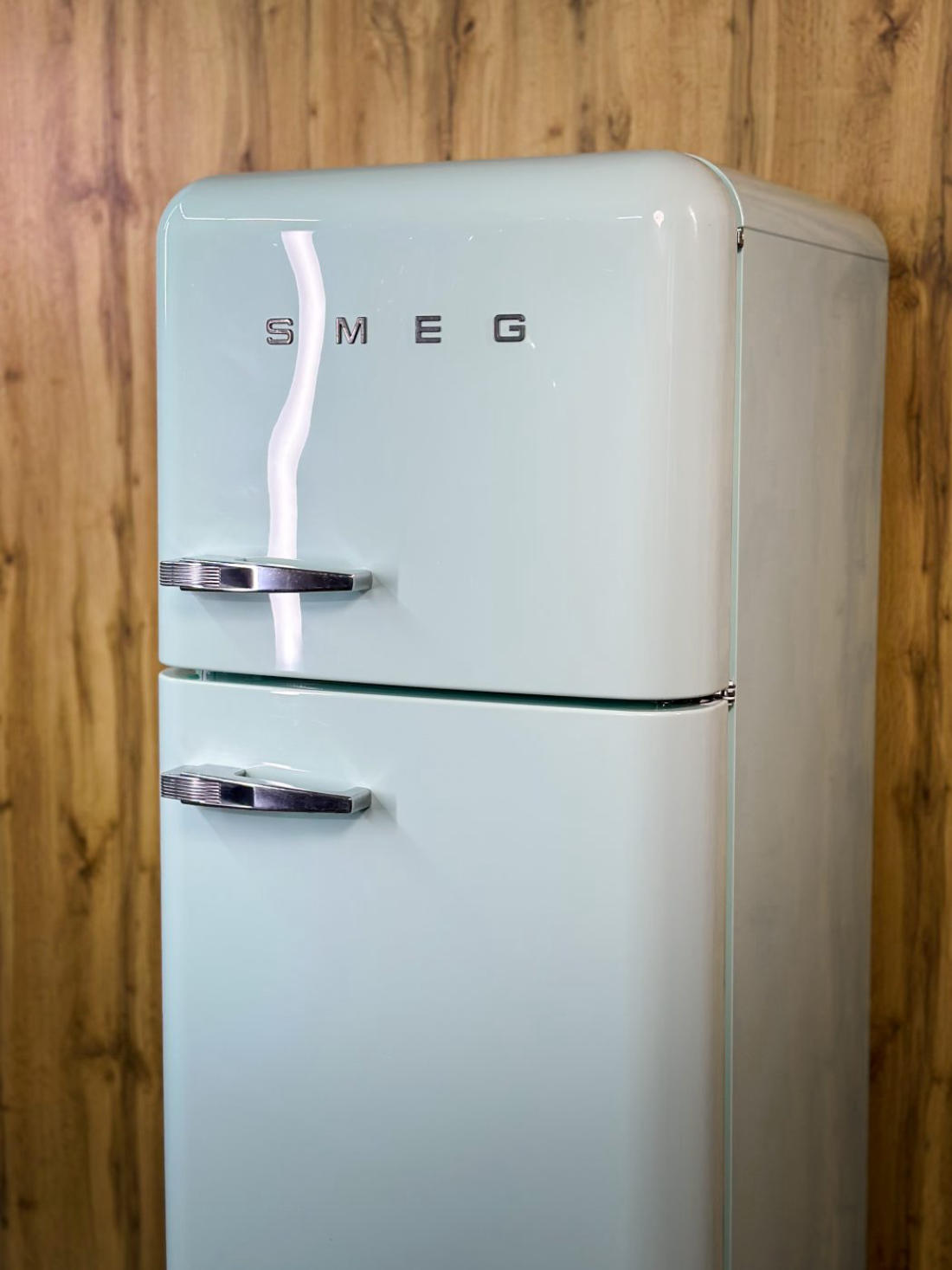 Холодильник Smeg FAB30RPG3 (ретро, пастельно-зелений) Б/У