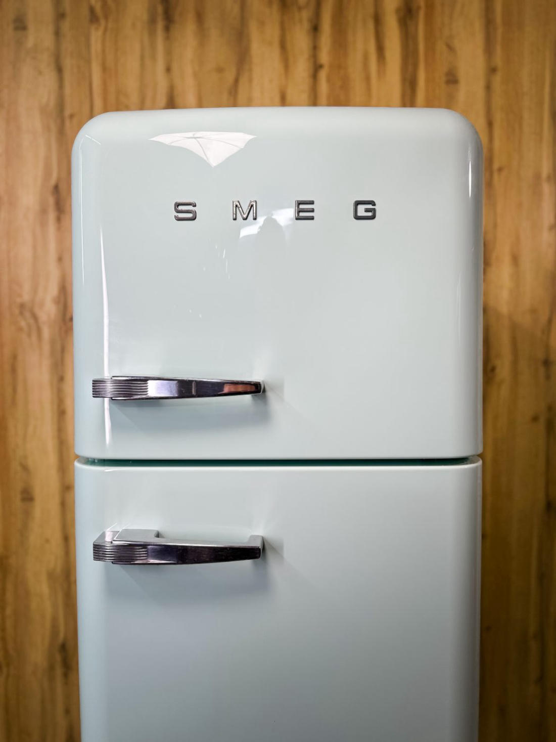 Холодильник Smeg FAB30RPG3 (ретро, пастельно-зелений) Б/У
