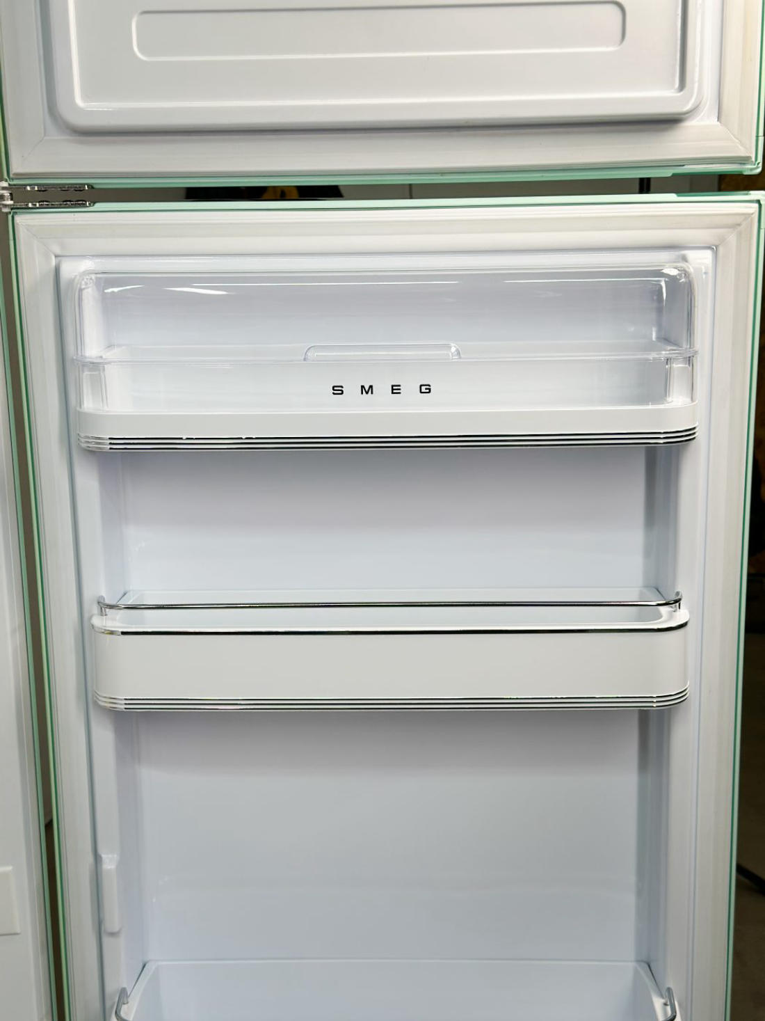 Холодильник Smeg FAB30RPG3 (ретро, пастельно-зелений) Б/У